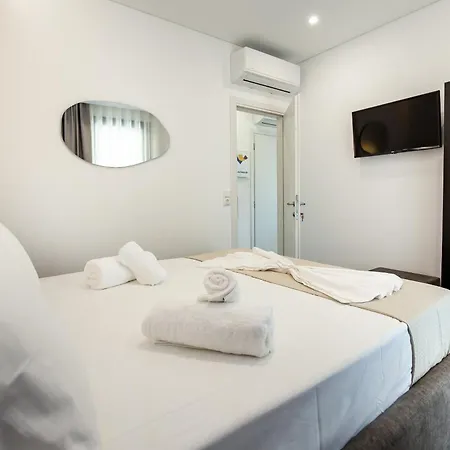 公寓式酒店 Upartments