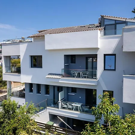 Upartments بوتوس