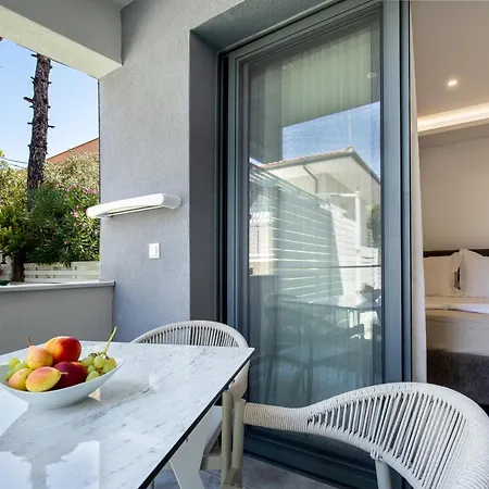 Upartments شقة فندقية 3*