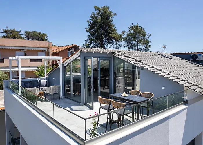 Aparthotel Upartments 3*